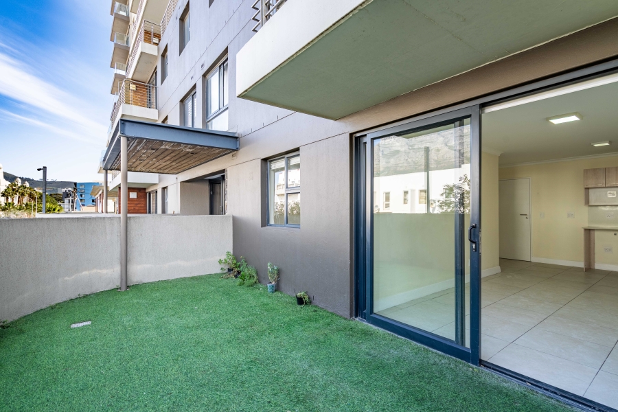 1 Bedroom Property for Sale in Zonnebloem Western Cape